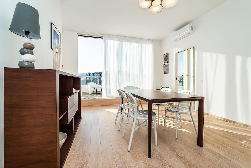 Lejlighed High-class Rooftop Apt. With Spacious Terrace Prag