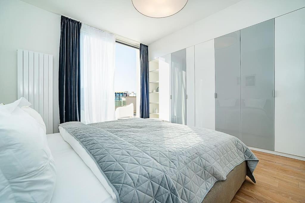 Lejlighed High-class Rooftop Apt. With Spacious Terrace *